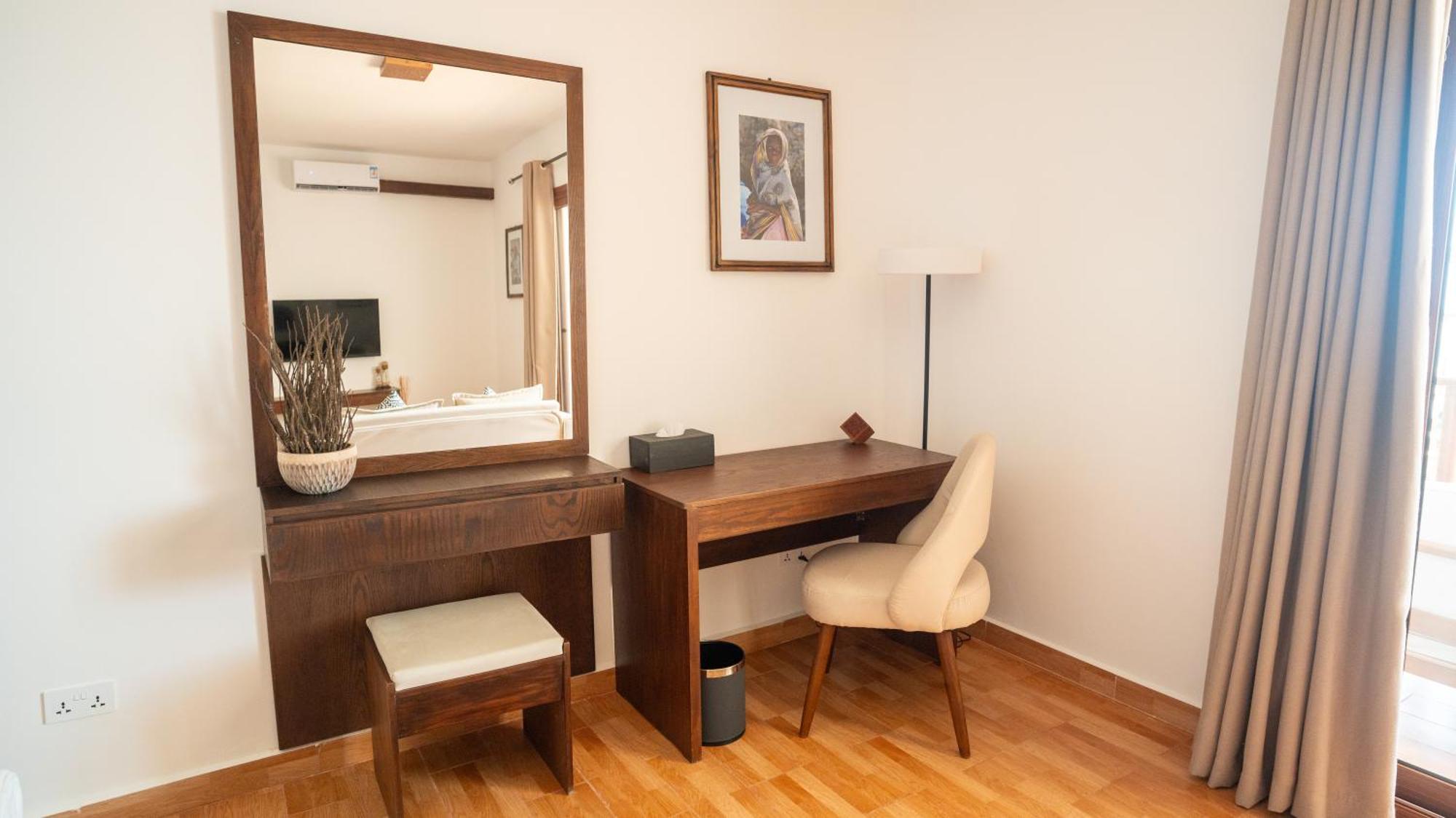 Deluxe Ocean Suite